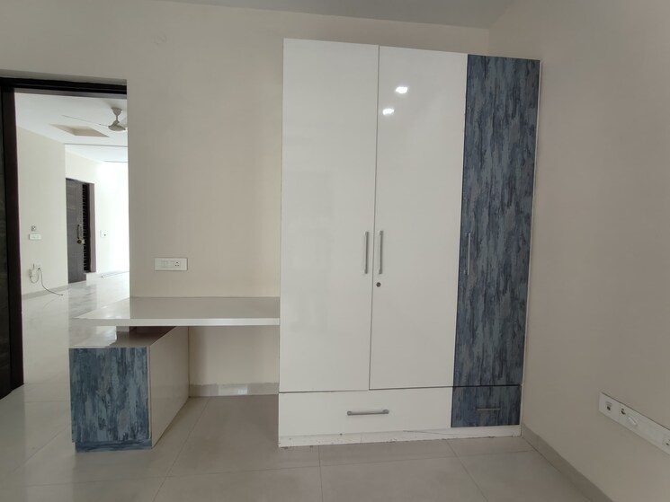 Room, rwa-residential-society-sector-46 3 Bedroom 2560 Sq.Ft. Builder Floor In Sector 46 Gurgaon 8919990