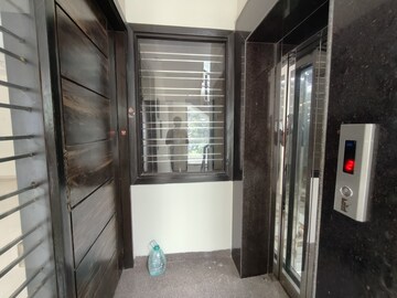Room in 3 BHK Builder Floor at RWA Residential Society Sector 46, Sector 46 – for Rent