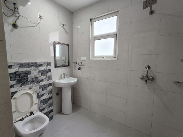Bathroom, rwa-residential-society-sector-46 3 Bedroom 2560 Sq.Ft. Builder Floor In Sector 46 Gurgaon 8919990