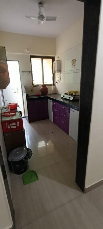 Team Area in 2 BHK Apartment at Khar West – for Rent