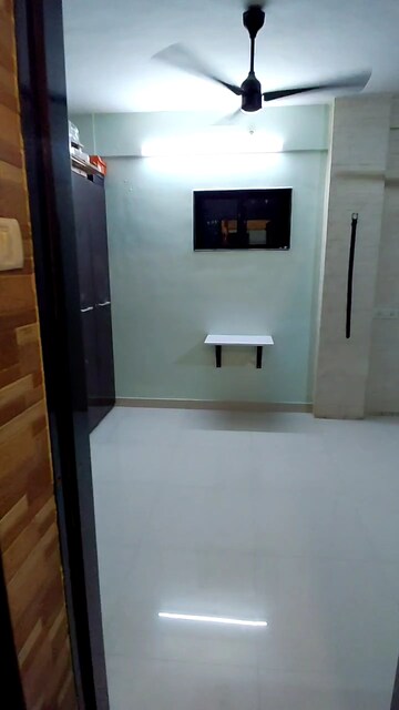 Room in 1 BHK Apartment at Sheel Jeet Apartment, Jogeshwari East – for Rent