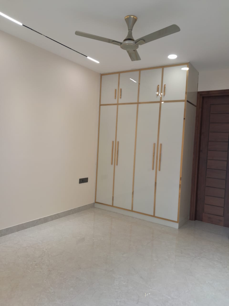 4 BHK + Pooja Room Builder Floor For Rent in Sector 27