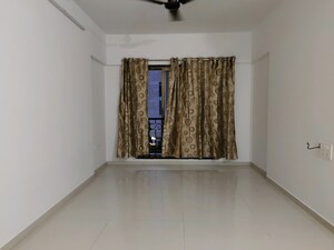 Room in 2 BHK Apartment at Kalpataru Vivant, Jogeshwari East – for Sale