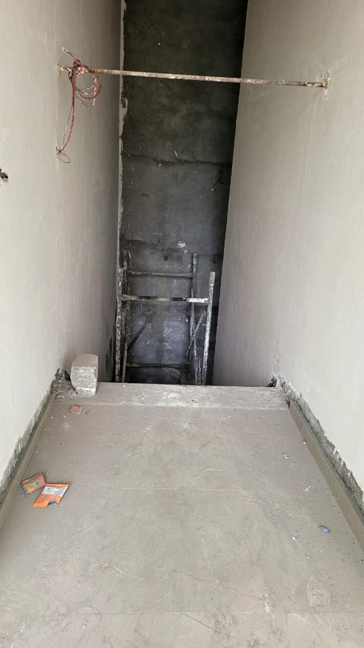 Room, v-residences Commercial Office Space 1000 Sq.Ft. In Sion Mumbai 8920083