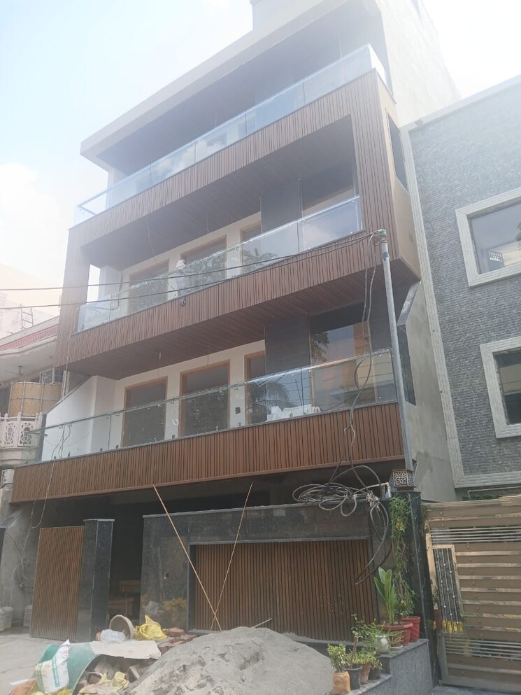 Exterior View, rwa-apartments-sector-39 6+ Bedroom 162 Sq.Mt. Independent House In Sector 39 Noida 8920094