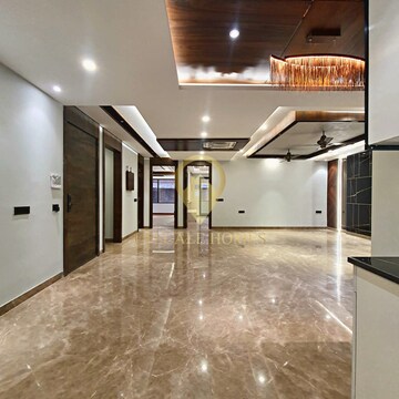 Kitchen in 3.5 BHK Apartment at Ambience Island Lagoon, Sector 24 – for Rent