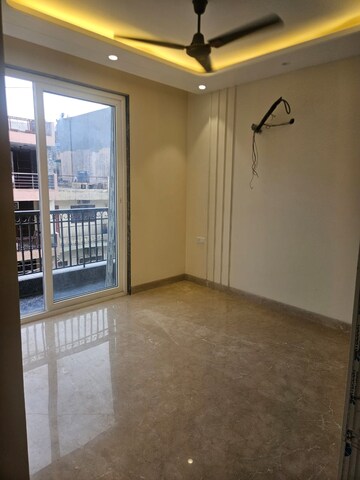 Room in 2 BHK Apartment at Jungpura Extension – for Sale