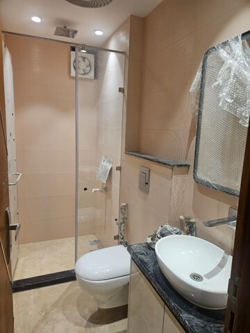 Bathroom in 2 BHK Apartment at Jungpura Extension – for Sale