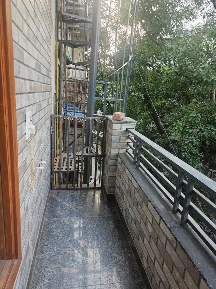 Balcony, jungpura extension 2 Bedroom 1000 Sq.Ft. Apartment In Jungpura Extension Delhi 8920218