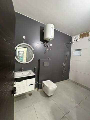 Master Bedroom in 2.5 BHK Apartment at Jahaz Apartments, Paschim Vihar – for Rent