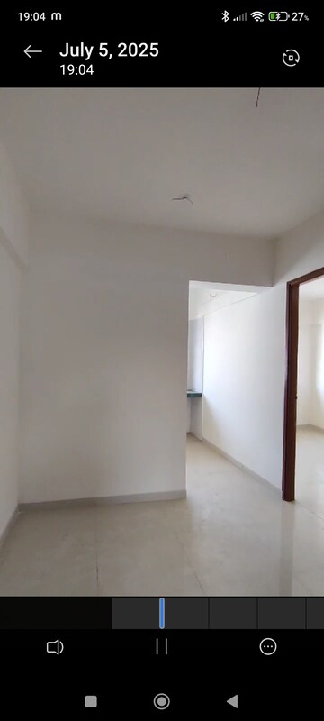 Room in 1 BHK Apartment at Universal Paradise, Vile Parle East – for Rent