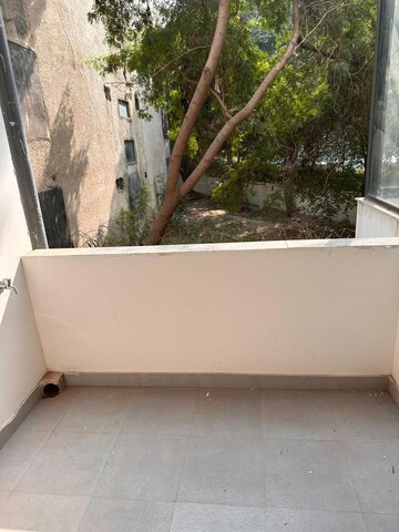 Balcony in 4 BHK Builder Floor at Dlf Phase ii – for Rent