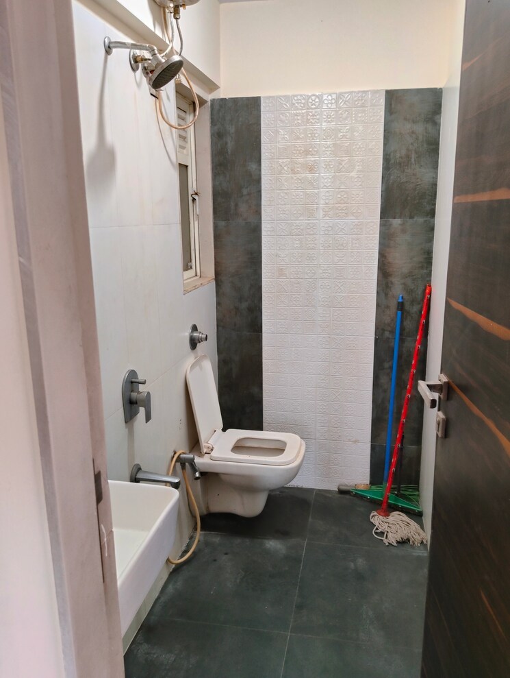 Bathroom, gurukrupa-marina-enclave 1 Bedroom 456 Sq.Ft. Apartment In Malad West Mumbai 8920330