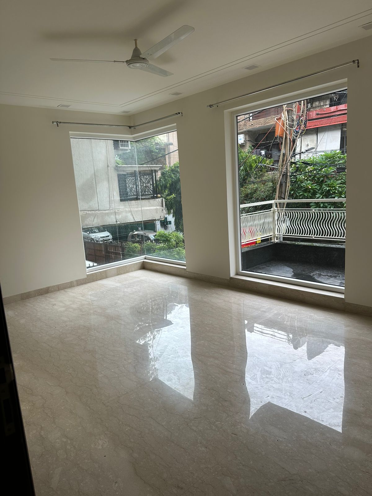 4 BHK + Pooja Room,Servant Room,Study Room,Extra Room Apartment For Rent in Veera Safdarjung Enclave