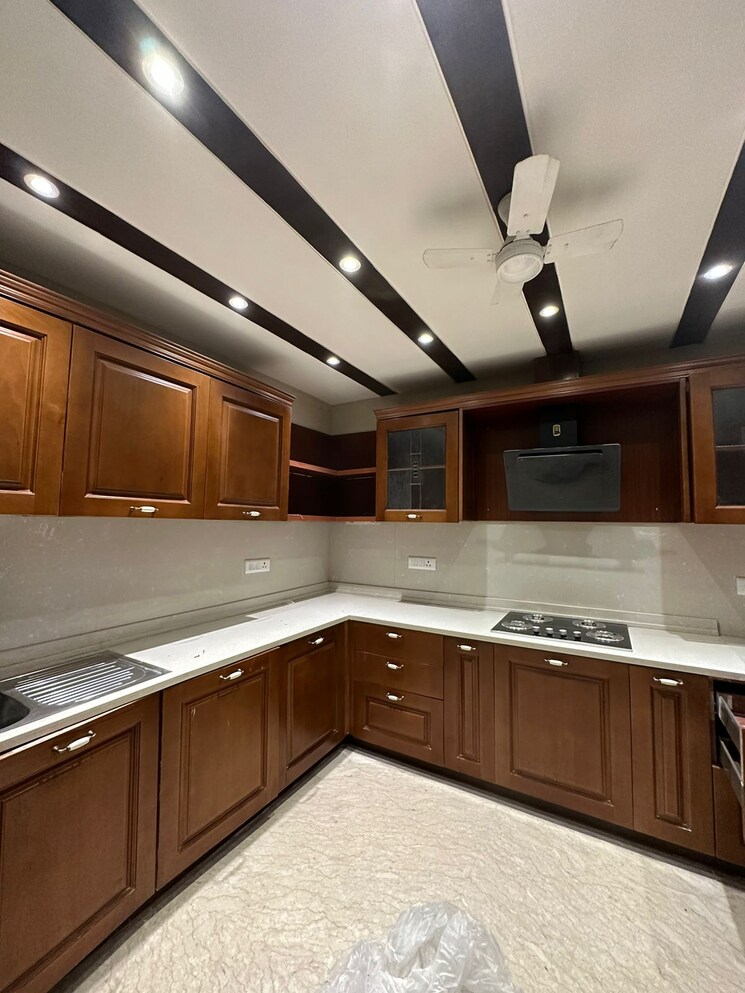 Kitchen, veera-safdarjung-enclave 4 Bedroom 2700 Sq.Ft. Apartment In Safdarjung Enclave Delhi 8913908