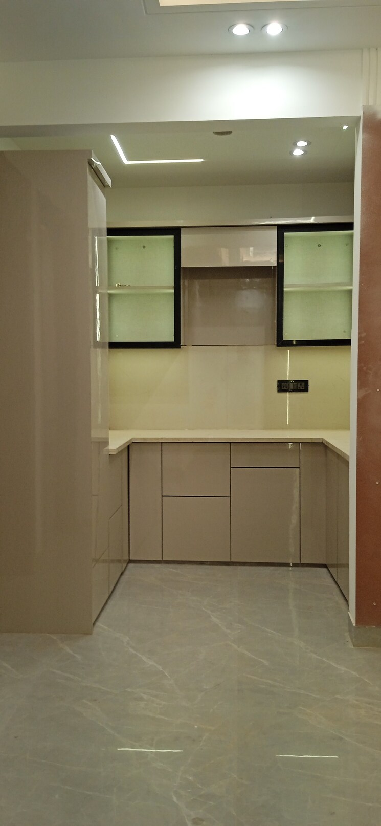 Kitchen, igi airport area 3 Bedroom 1000 Sq.Ft. Apartment In Igi Airport Area Delhi 8920376