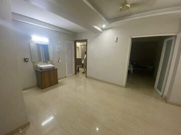 Room in 3 BHK Builder Floor at Relaxo Apartment, Sector 46 – for Rent