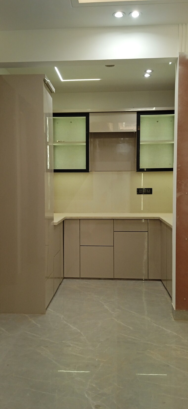 Kitchen, igi airport area 3 Bedroom 1000 Sq.Ft. Apartment In Igi Airport Area Delhi 8920401