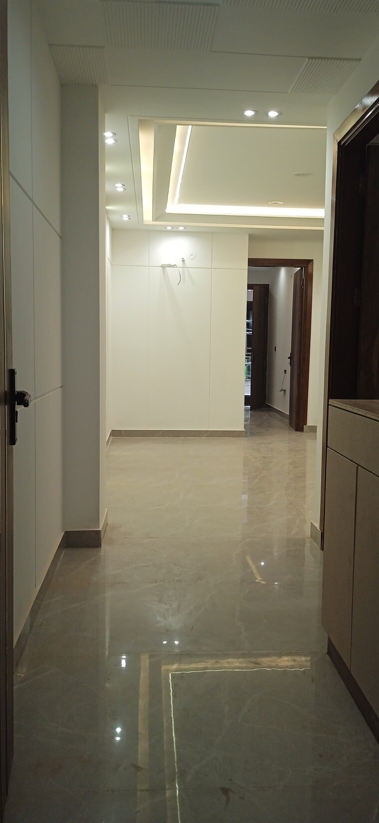 Room, igi airport area 3 Bedroom 1000 Sq.Ft. Apartment In Igi Airport Area Delhi 8920401