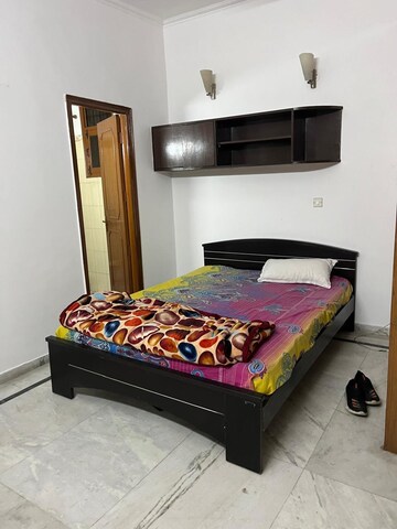 Bedroom in 3 BHK Apartment at Ardee Mall, Sector 52 – for Rent
