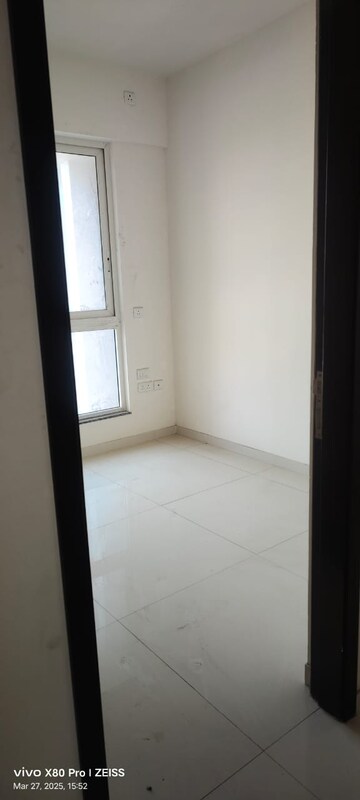 Bedroom in 2 BHK Apartment at Sheth Zuri, Laxmi Nagar – for Rent