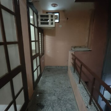 Staircase in 3 BHK Builder Floor at Ardee City, Sector 52 – for Rent