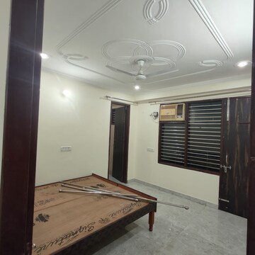 Room in 3 BHK Builder Floor at Ardee City, Sector 52 – for Rent