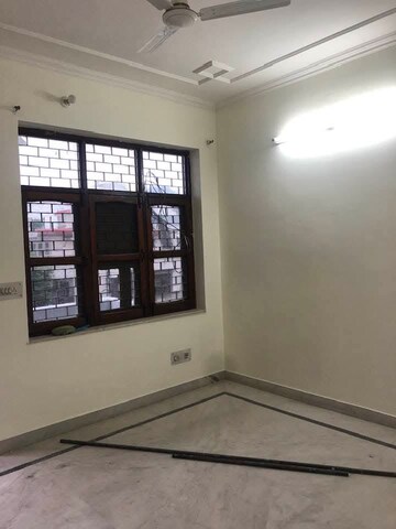 Bedroom in 3 BHK Builder Floor at Satyam Plaza, Sector 15 – for Rent