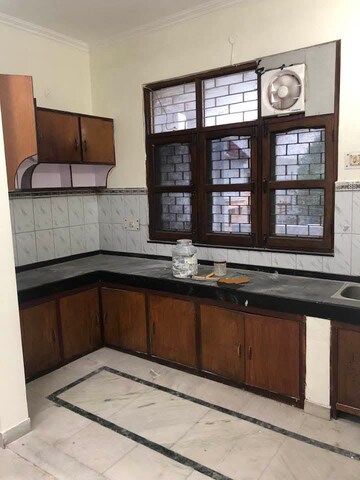 Kitchen in 3 BHK Builder Floor at Satyam Plaza, Sector 15 – for Rent