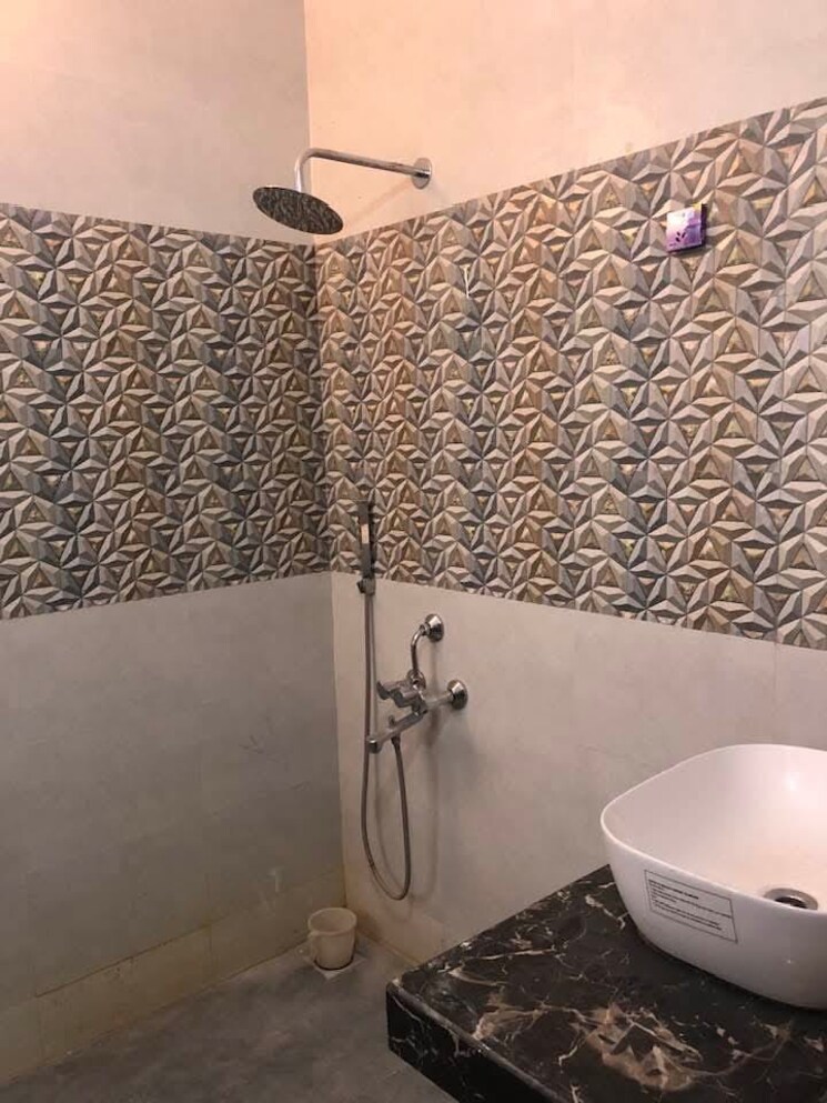 Bathroom, satyam-plaza 3 Bedroom 1400 Sq.Ft. Builder Floor In Sector 15 Gurgaon 8920461