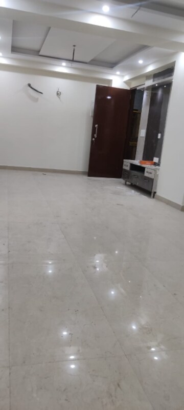Room in 3 BHK Builder Floor at Bharat Residency Gurgaon, Sector 15 – for Rent