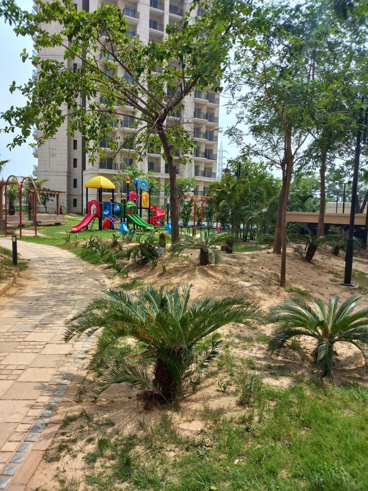 Garden, ats-allure 2.5 Bedroom 1350 Sq.Ft. Apartment In Sector 22d Yamuna Expressway Greater Noida 8920473