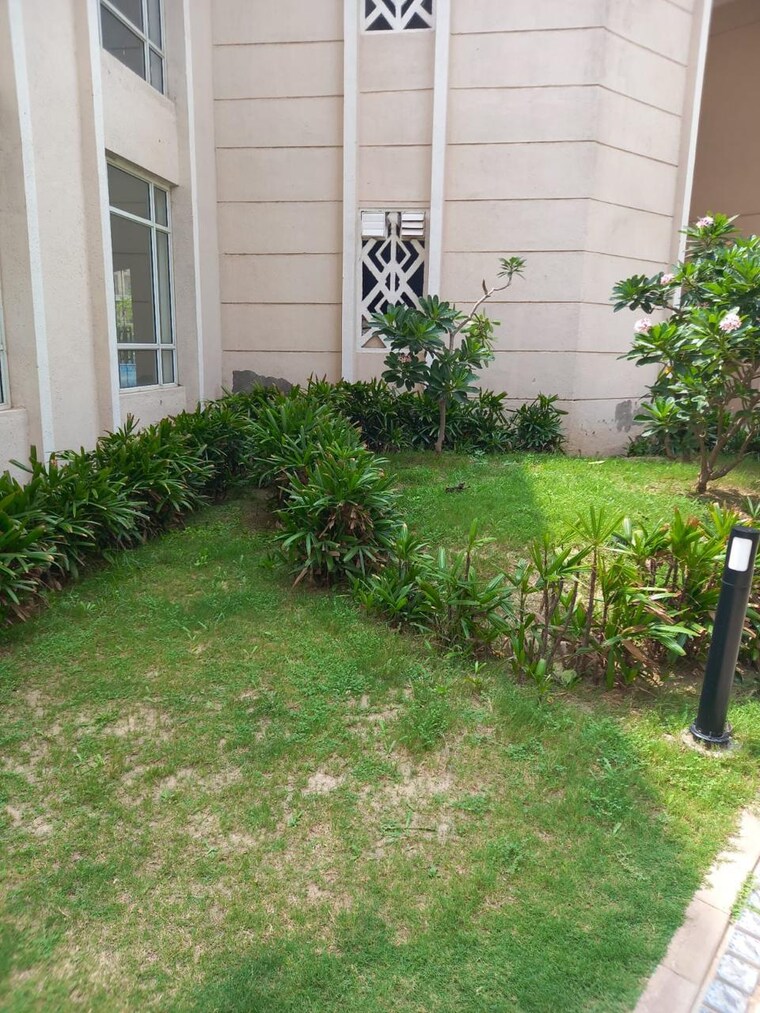 Garden, ats-allure 2.5 Bedroom 1350 Sq.Ft. Apartment In Sector 22d Yamuna Expressway Greater Noida 8920473