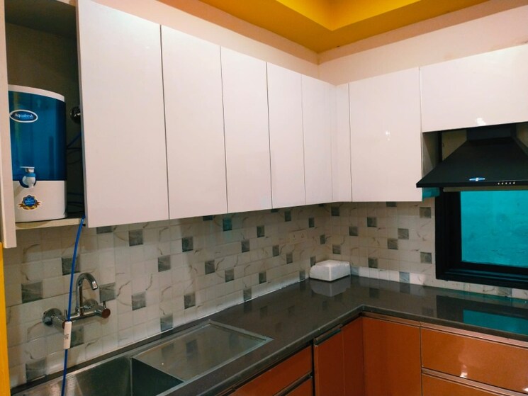 Kitchen, dlf-star-mall 3 Bedroom 1700 Sq.Ft. Builder Floor In Sector 30 Gurgaon 8920487