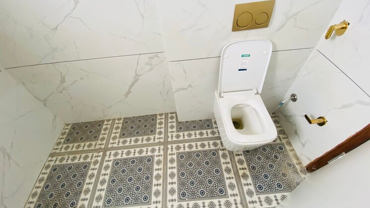 Bathroom, gmada-eco-city 5 Bedroom 6000 Sq.Ft. Independent House In North Mullanpur Chandigarh 8920493