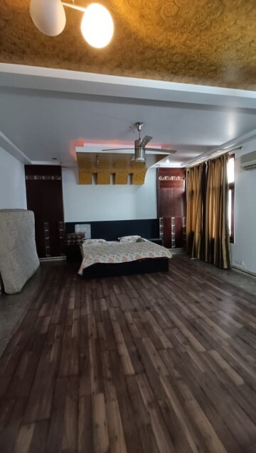 Bedroom in 2 BHK Builder Floor at Milestone 32nd Avenue, Sector 15 – for Rent