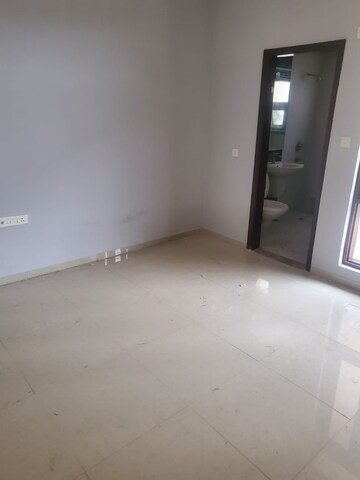 Room in 3 BHK Builder Floor at Omaxe New Chandigarh, North Mullanpur – for Sale
