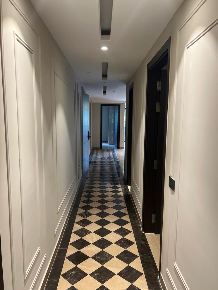 undefined, dlf phase ii 3 Bedroom 215 Sq.Yd. Builder Floor In Dlf Phase ii Gurgaon 8920515