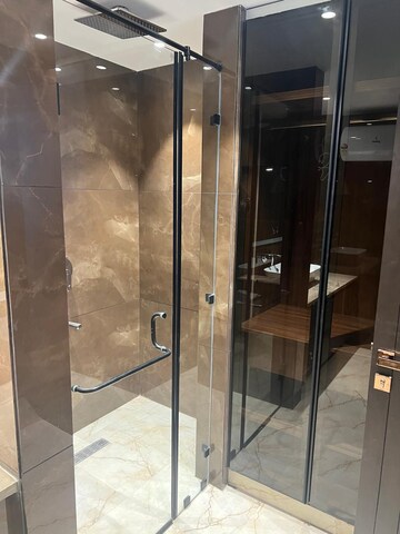 Bathroom in 3 BHK Builder Floor at Dlf Phase ii – for Rent
