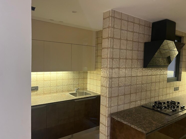 Kitchen, dlf phase ii 3 Bedroom 215 Sq.Yd. Builder Floor In Dlf Phase ii Gurgaon 8920515