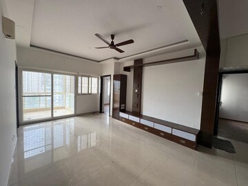 Room in 3 BHK Apartment at Saket Callipolis, Sarjapur Road – for Rent