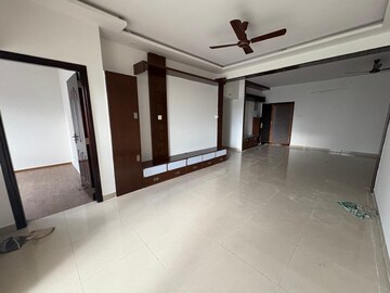 Room in 3 BHK Apartment at Saket Callipolis, Sarjapur Road – for Rent