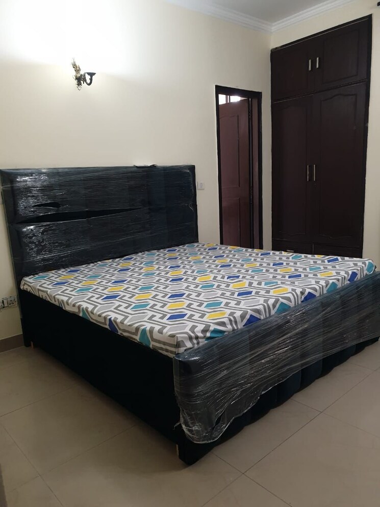 Bedroom, ss-mayfield-gardens 2 Bedroom 200 Sq.Yd. Builder Floor In Sector 51 Gurgaon 8920529