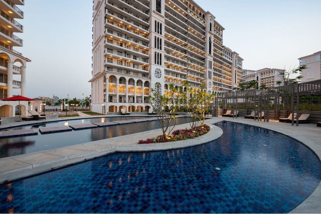 3 BHK + Pooja Room,Servant Room Apartment For Sale in DLF The Skycourt