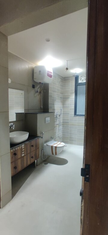 Kitchen in 3.5 BHK Builder Floor at Dlf Phase ii – for Rent