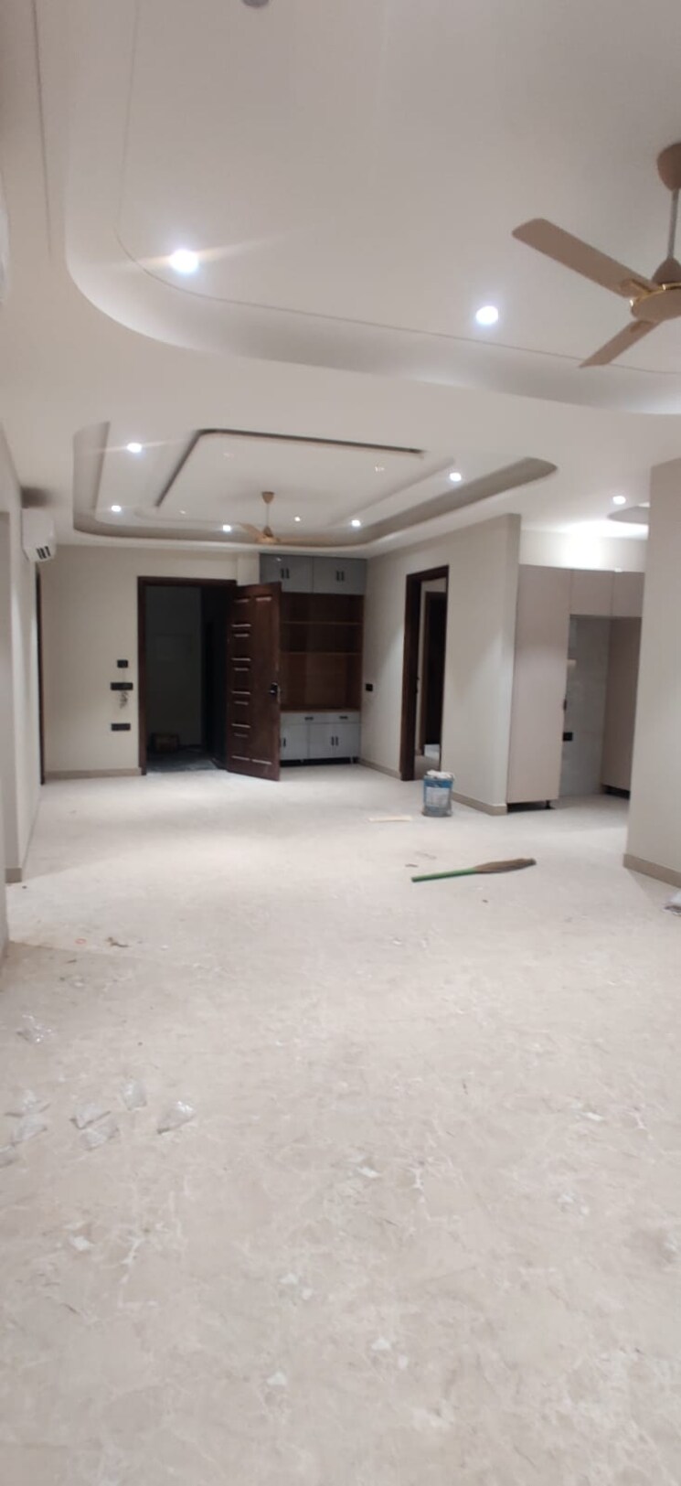 Room, dlf phase ii 3.5 Bedroom 250 Sq.Yd. Builder Floor In Dlf Phase ii Gurgaon 8920542