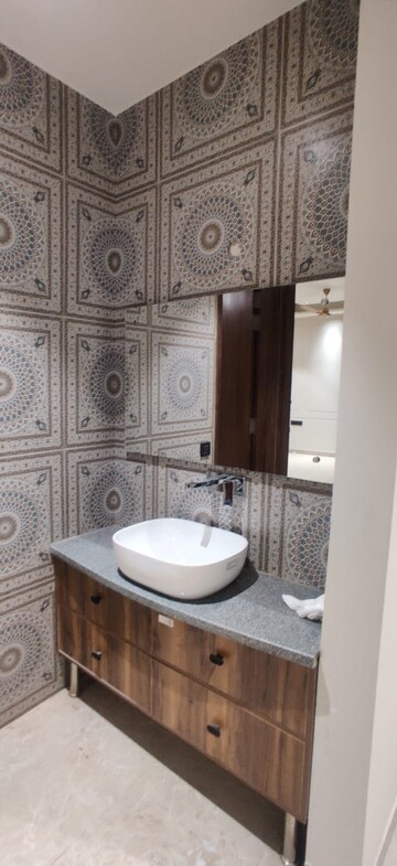 Bathroom in 3.5 BHK Builder Floor at Dlf Phase ii – for Rent
