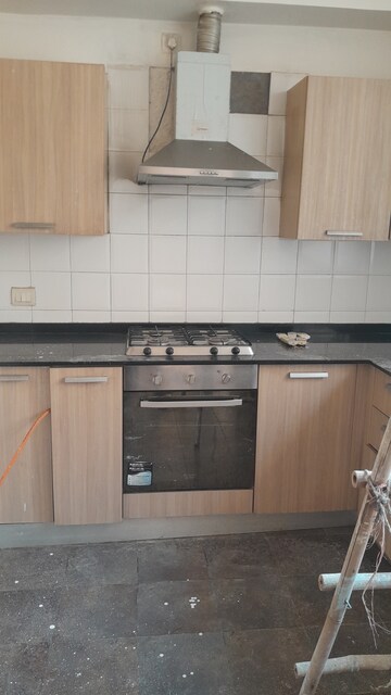 Room in 3 BHK Apartment at Unitech Harmony, Sector 50 – for Rent