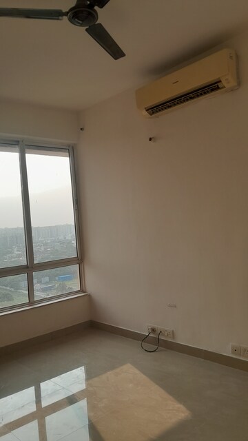 Furnished Amenities in 3 BHK Apartment at Unitech Harmony, Sector 50 – for Rent