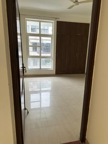 Balcony in 3 BHK Villa at Sector 41 – for Rent